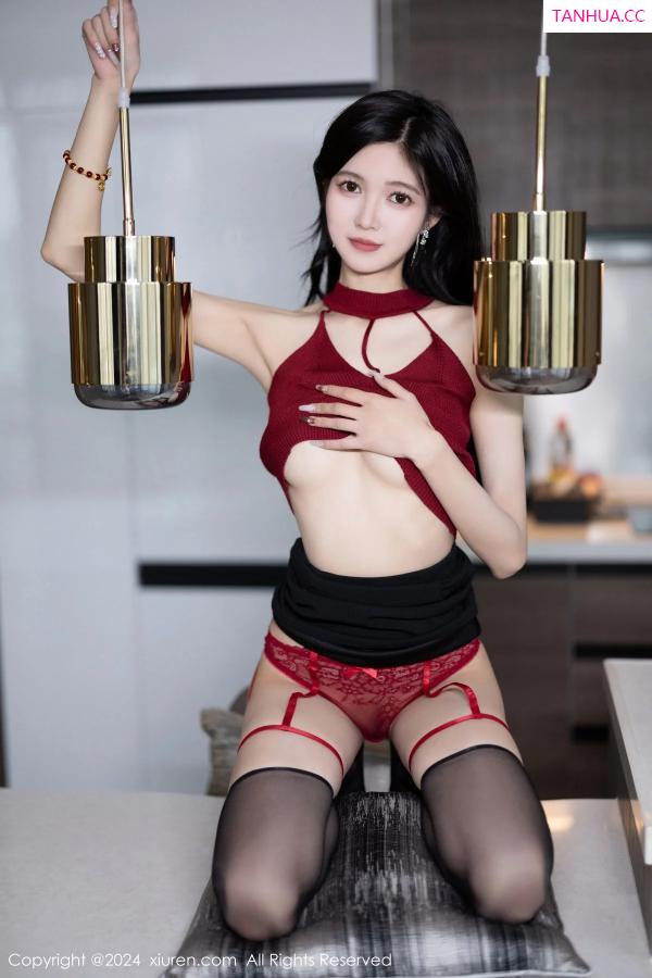 程程程  [XiuRen]高清写真图 2024.01.11 No.7946 程程程- 黑丝美腿第36张图片